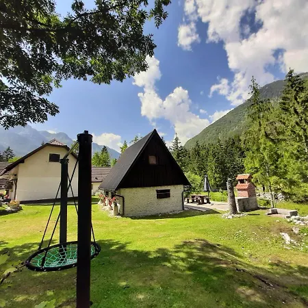 Nyaraló Lepena Soča