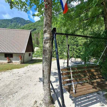 Lepena Počitniška hiša *
