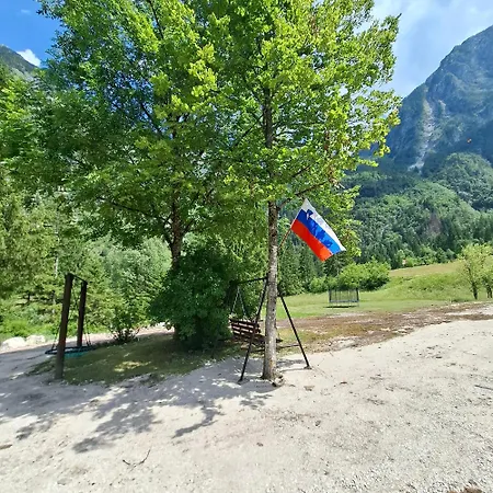 Počitniška hiša Lepena Soca